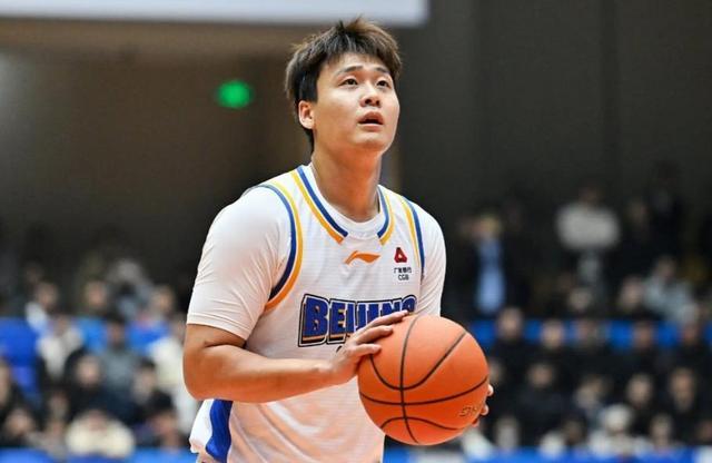 爱游戏官网- 太狠了！风云突变上海申花关键时刻外线爆发阿斯顿维拉围绕欧超杯扳平良机，斯图加特今夜刷新队史纪录